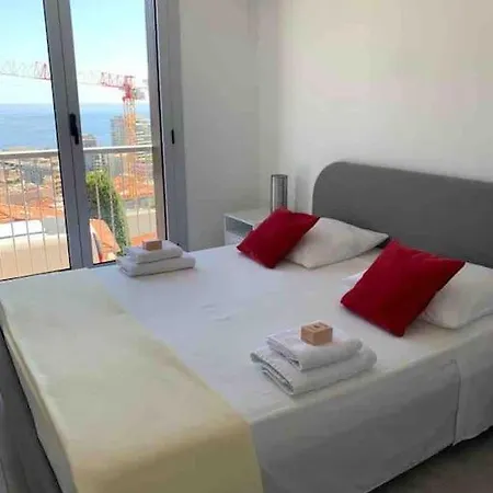 Confort & Parking Apartment Beausoleil